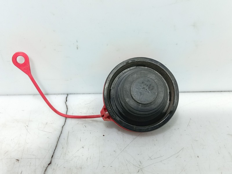 Recambio de tapon combustible para opel astra k (b16) 1.6 cdti (68) referencia OEM IAM 13498954  