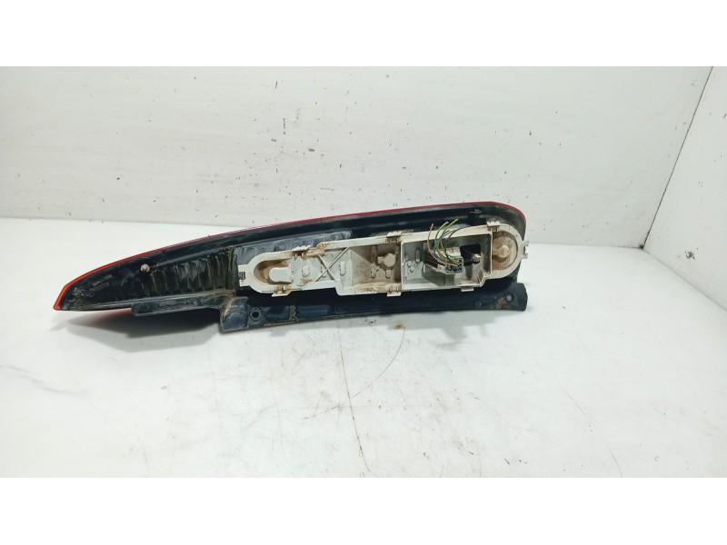 Recambio de piloto trasero izquierdo para ford fusion (ju_) 1.4 referencia OEM IAM 1324567  