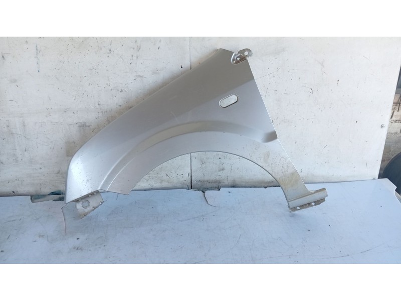 Recambio de aleta delantera izquierda para ford fusion (ju_) 1.4 referencia OEM IAM 1420115  