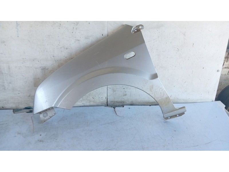 Recambio de aleta delantera izquierda para ford fusion (ju_) 1.4 referencia OEM IAM 1420115  