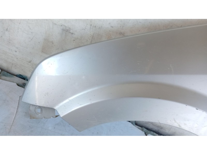 Recambio de aleta delantera izquierda para ford fusion (ju_) 1.4 referencia OEM IAM 1420115  
