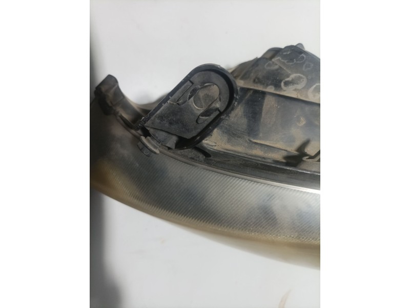 Recambio de faro izquierdo para opel corsa c referencia OEM IAM 09114329  