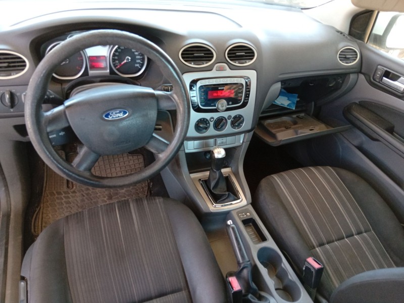 ford focus ii sedán (db_, fch, dh) del año 2010