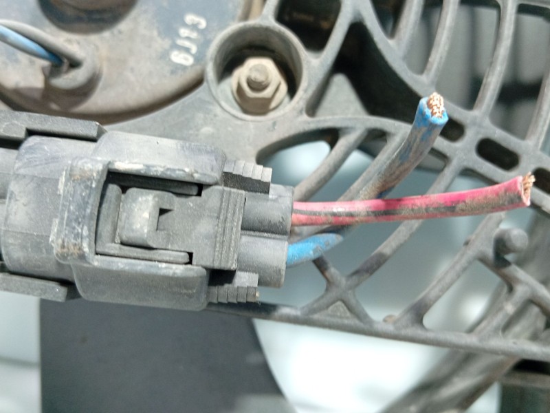Recambio de electroventilador para ssangyong rexton referencia OEM IAM 8821008051  