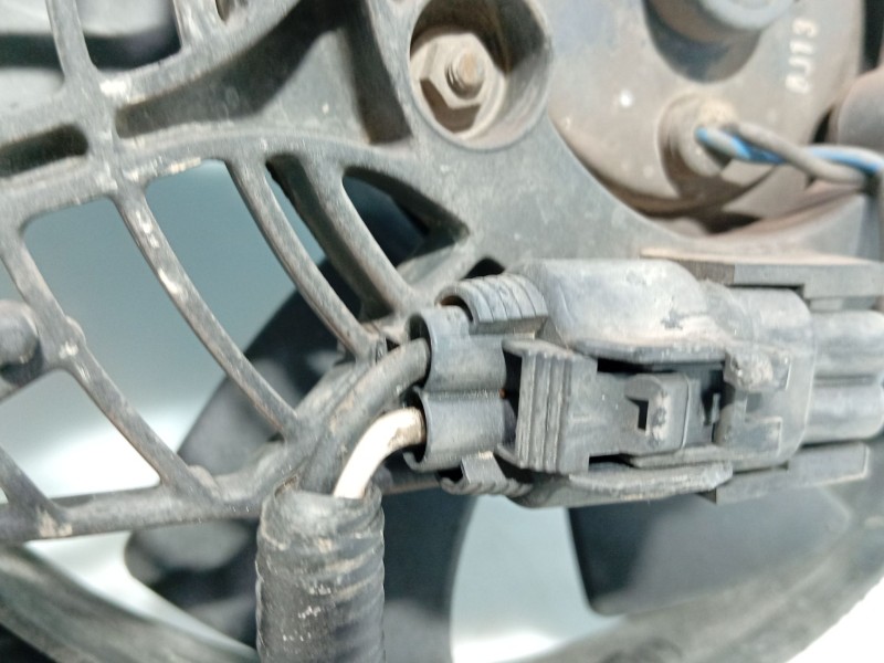 Recambio de electroventilador para ssangyong rexton referencia OEM IAM 8821008051  