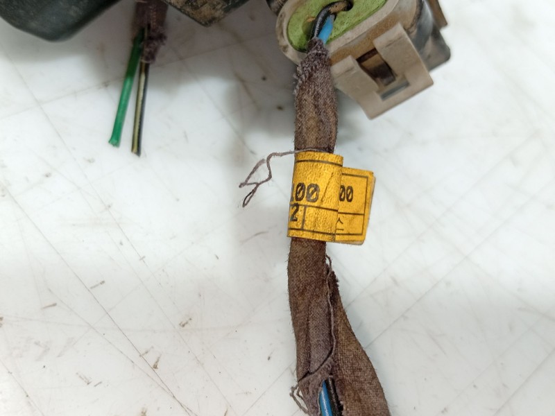 Recambio de cerradura puerta trasera izquierda para ssangyong rexton referencia OEM IAM   