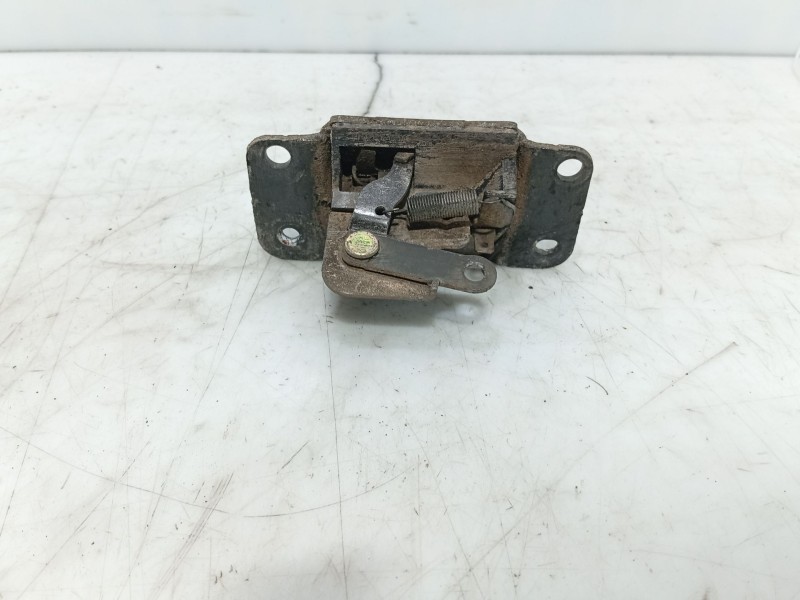 Recambio de cerradura maletero / porton para ssangyong rexton referencia OEM IAM   
