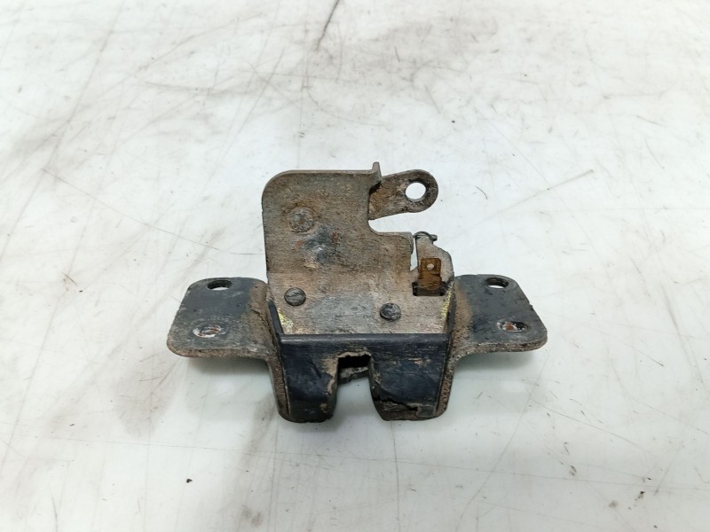 Recambio de cerradura maletero / porton para ssangyong rexton referencia OEM IAM   