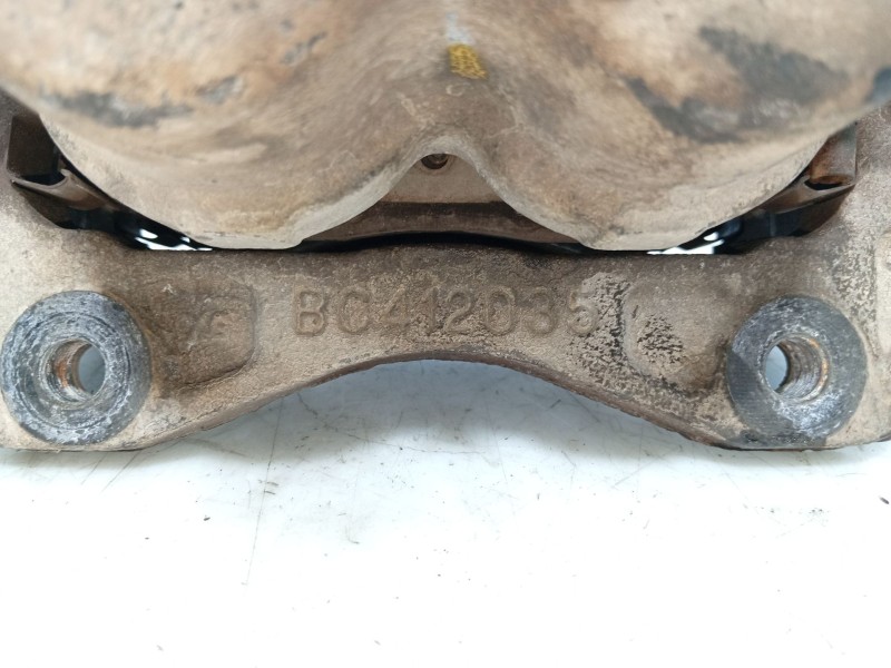 Recambio de pinza freno delantera derecha para ssangyong rexton referencia OEM IAM   
