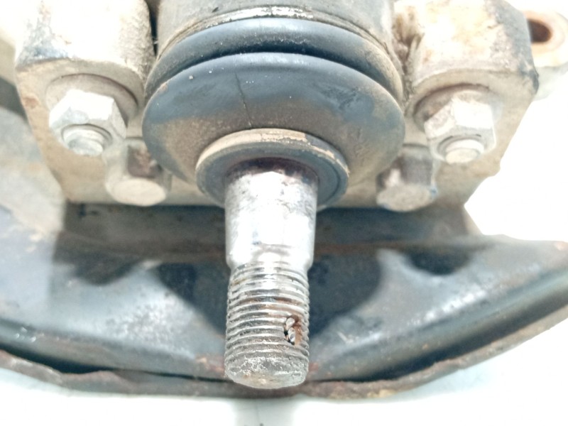 Recambio de mangueta delantera izquierda para ssangyong rexton referencia OEM IAM   