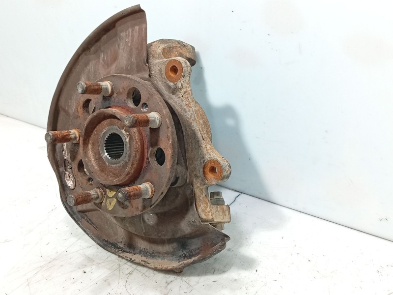 Recambio de mangueta delantera derecha para ssangyong rexton referencia OEM IAM   