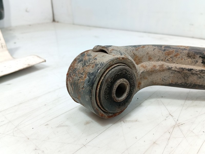 Recambio de brazo suspension superior delantero derecho para ssangyong rexton referencia OEM IAM   