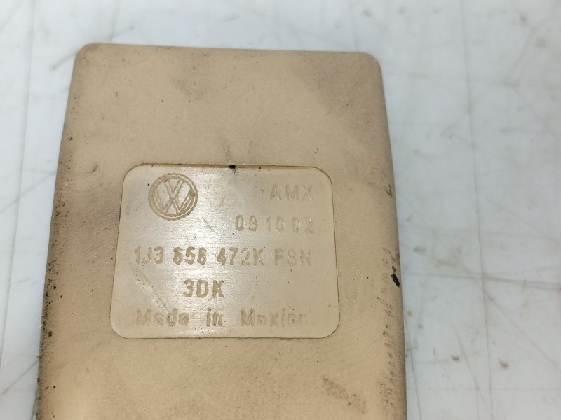 Recambio de anclaje cinturon delantero derecho para volkswagen new beetle (9c1, 1c1) 1.6 referencia OEM IAM   
