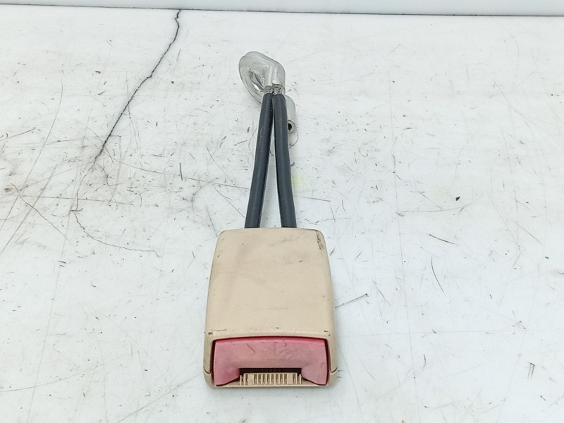 Recambio de anclaje cinturon trasero izquierdo para volkswagen new beetle (9c1, 1c1) 1.6 referencia OEM IAM   