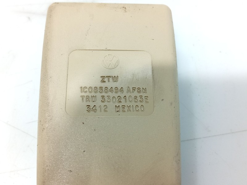 Recambio de anclaje cinturon trasero izquierdo para volkswagen new beetle (9c1, 1c1) 1.6 referencia OEM IAM   