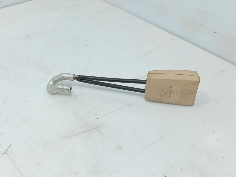 Recambio de anclaje cinturon trasero derecho para volkswagen new beetle (9c1, 1c1) 1.6 referencia OEM IAM   