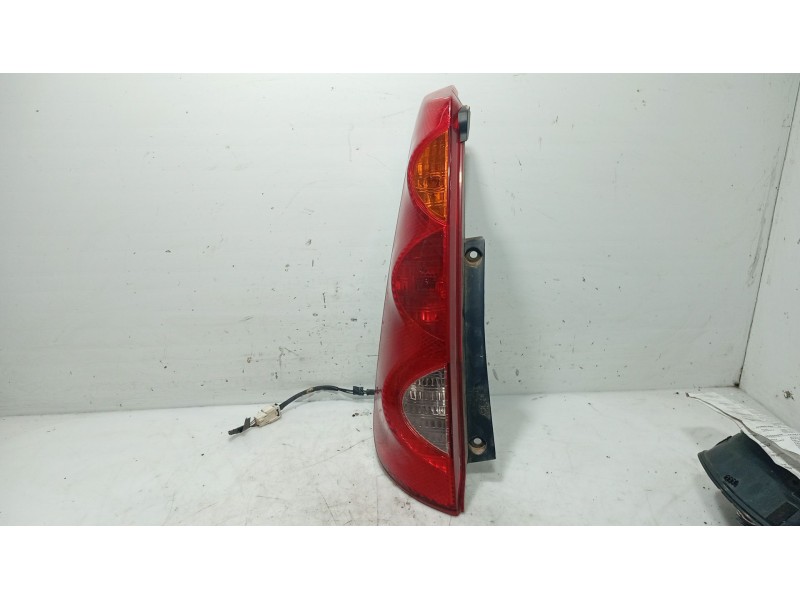 Recambio de piloto trasero izquierdo para nissan note (e11, ne11) 1.5 dci referencia OEM IAM 265559U000  
