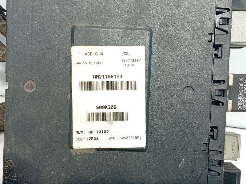 Recambio de caja reles / fusibles para seat altea (5p1) 1.9 tdi referencia OEM IAM 1K0937124H  
