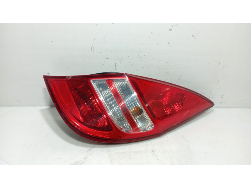 Recambio de piloto trasero derecho para hyundai i30 (fd) 1.4 referencia OEM IAM 924022R000  