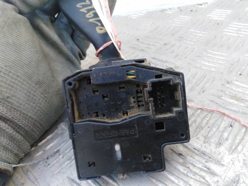 Recambio de mando intermitentes para ford focus berlina (cap) trend   |   03.05 - 12.07 | 2005 - 2007 | 116 cv / 85 kw referenci