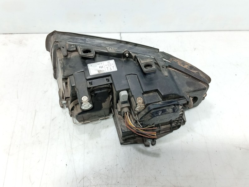 Recambio de faro derecho para audi a4 b6 avant (8e5) 2.5 tdi referencia OEM IAM 8E0941030C  