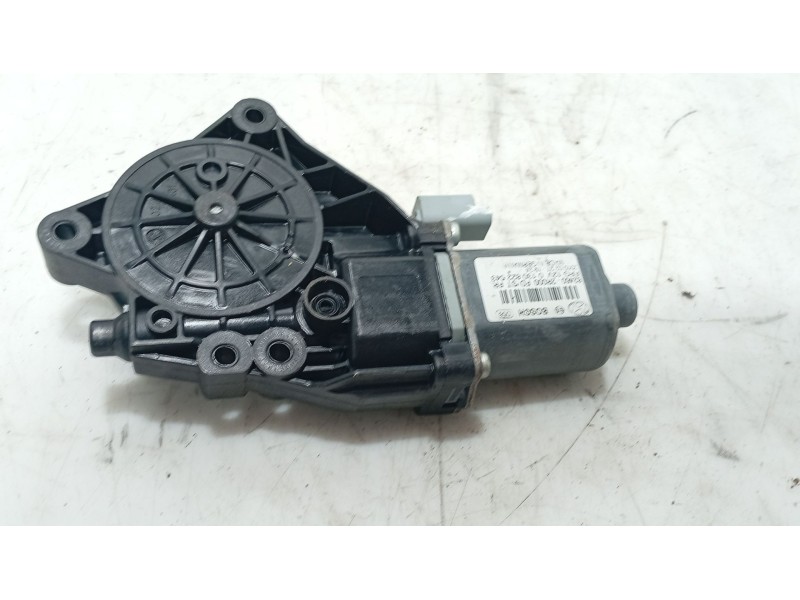 Recambio de motor elevalunas delantero derecho para hyundai i30 (fd) 1.4 referencia OEM IAM   