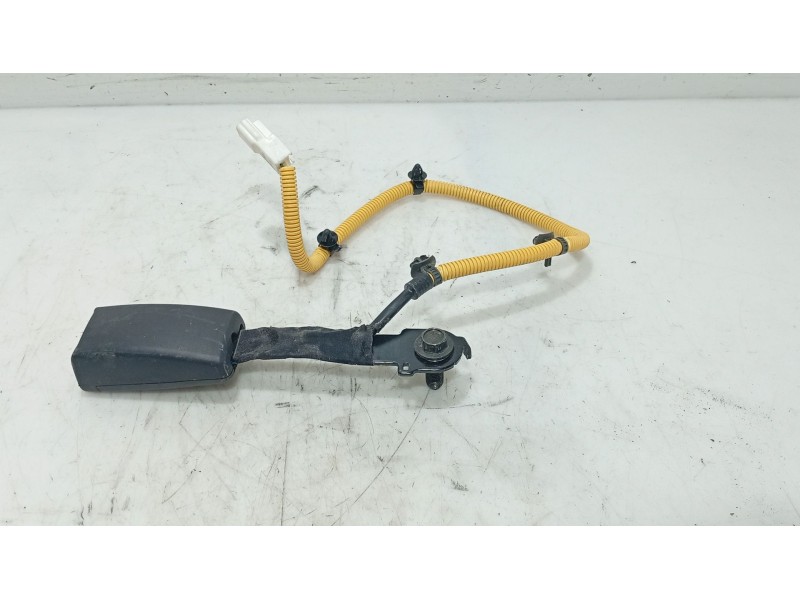 Recambio de anclaje cinturon delantero derecho para hyundai i30 (fd) 1.4 referencia OEM IAM   