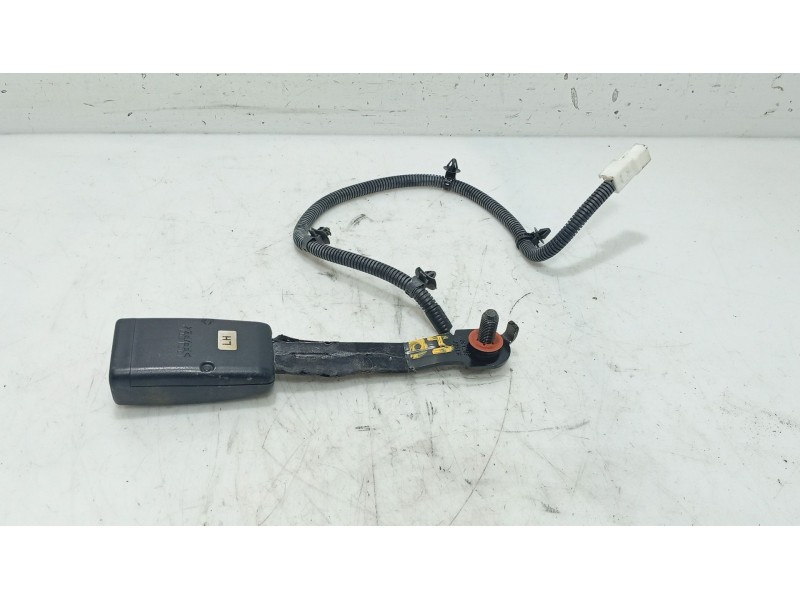 Recambio de anclaje cinturon delantero izquierdo para hyundai i30 (fd) 1.4 referencia OEM IAM   