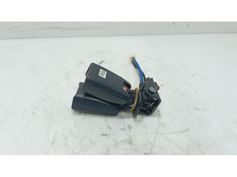 Recambio de anclaje cinturon trasero izquierdo para hyundai i30 (fd) 1.4 referencia OEM IAM   