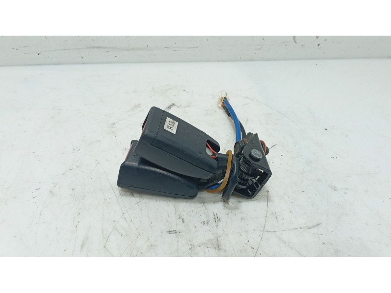 Recambio de anclaje cinturon trasero izquierdo para hyundai i30 (fd) 1.4 referencia OEM IAM   