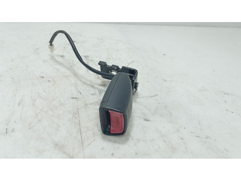 Recambio de anclaje cinturon trasero derecho para hyundai i30 (fd) 1.4 referencia OEM IAM   