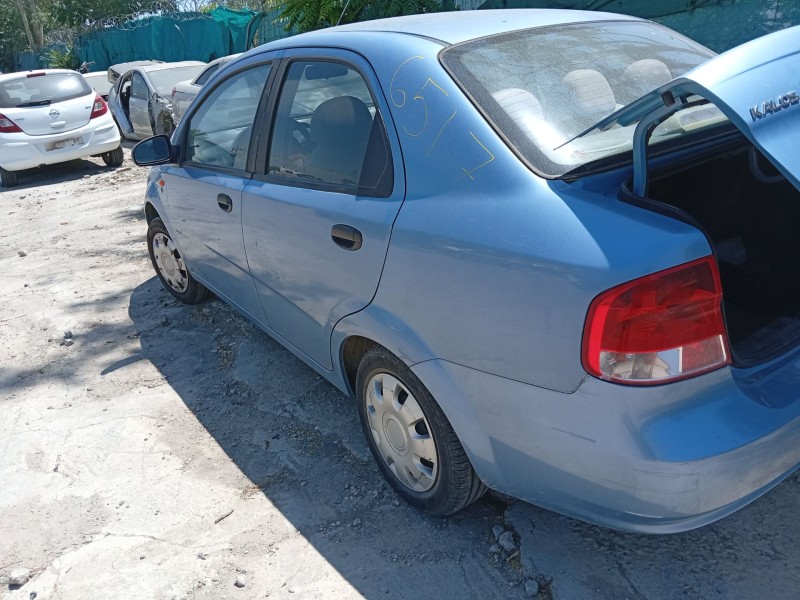 daewoo kalos sedán (klas) del año 2004