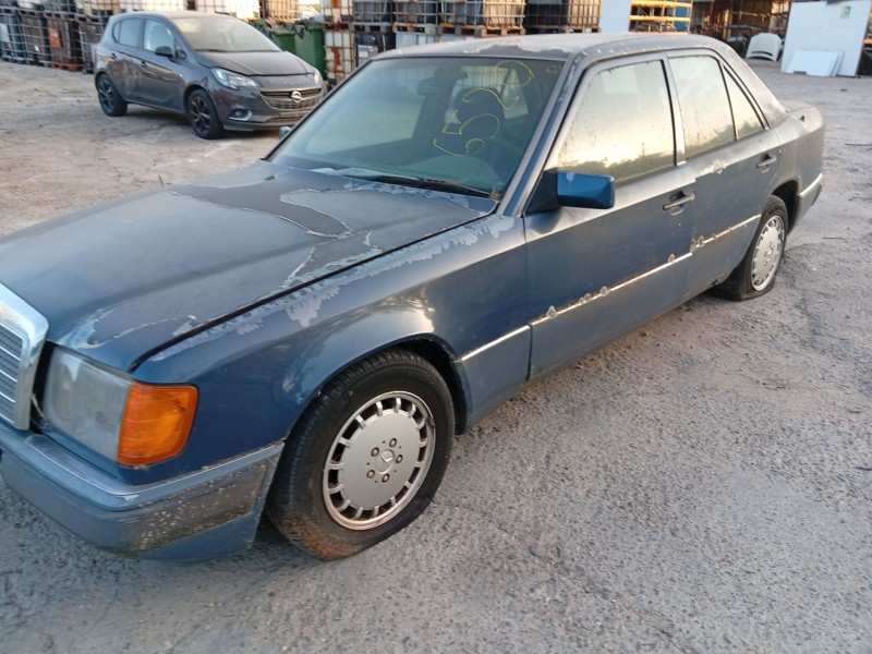 mercedes-benz 124 sedán (w124) del año 1991