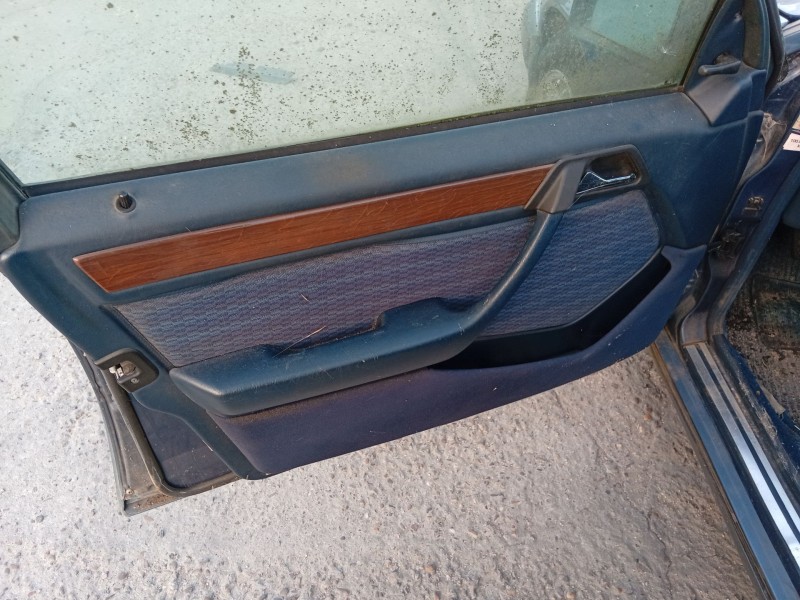 mercedes-benz 124 sedán (w124) del año 1991