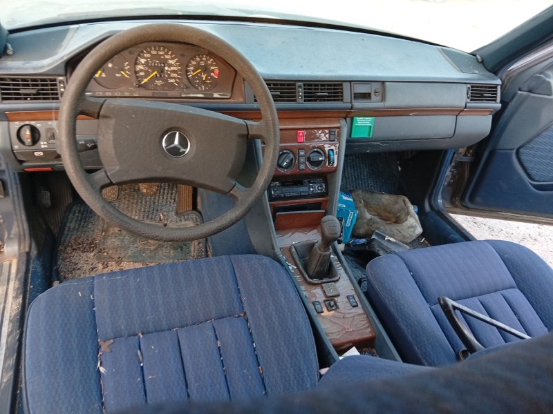 mercedes-benz 124 sedán (w124) del año 1991