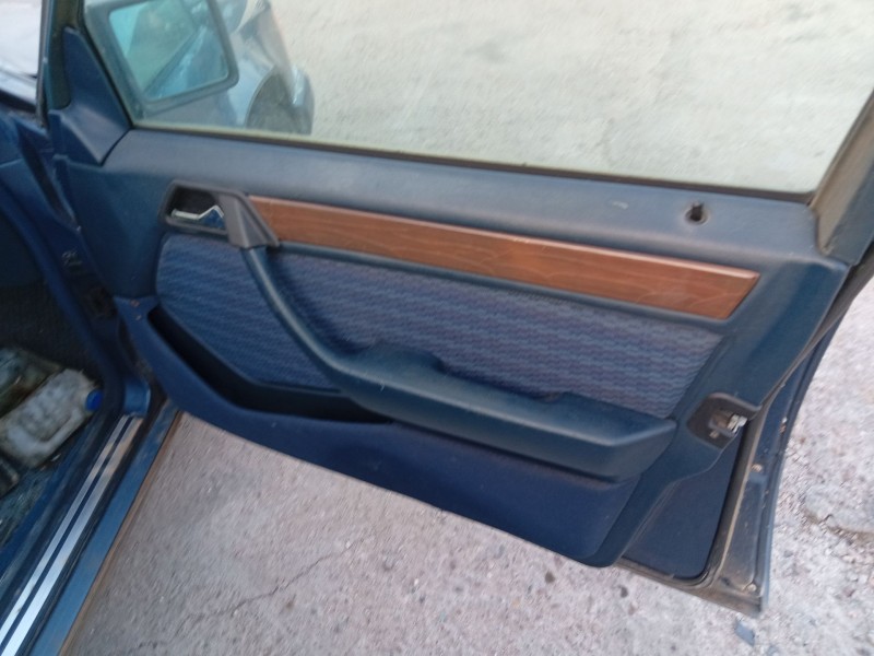 mercedes-benz 124 sedán (w124) del año 1991