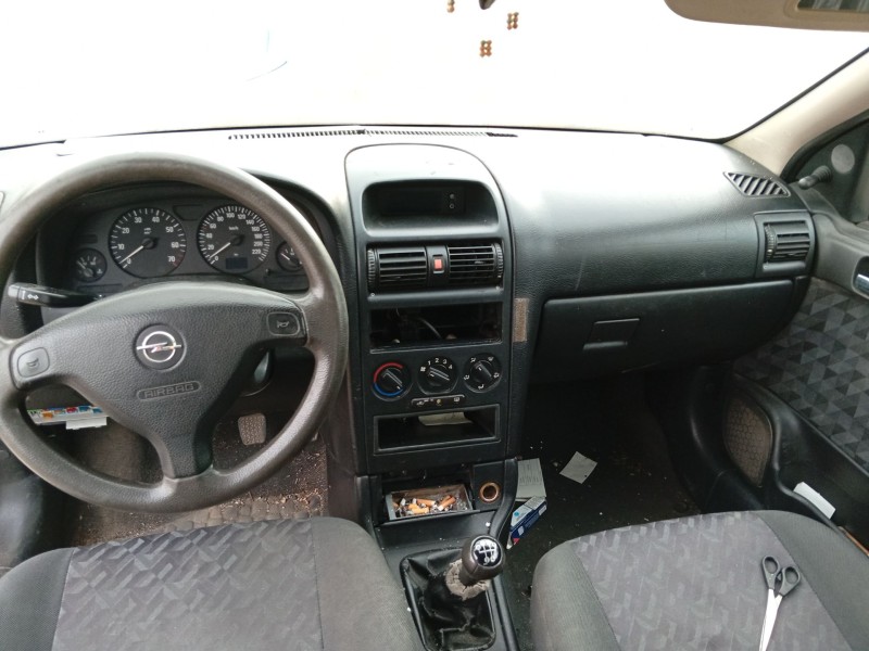 opel astra g sedán (t98) del año 2002