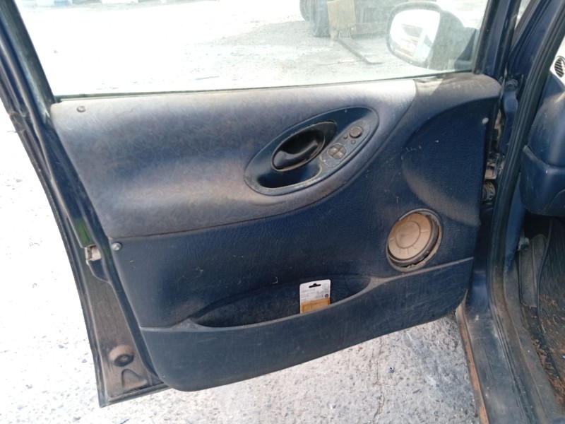 ford galaxy i (wgr) del año 2004