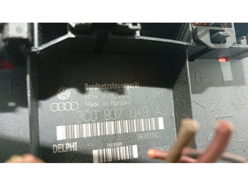 Recambio de caja reles / fusibles para seat leon (1p1) 1.9 tdi referencia OEM IAM 1K0937125A  