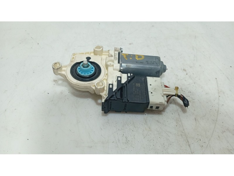 Recambio de motor elevalunas trasero derecho para seat leon (1p1) 1.9 tdi referencia OEM IAM   