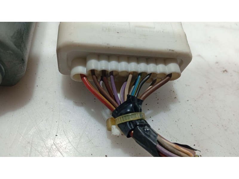Recambio de motor elevalunas trasero derecho para seat leon (1p1) 1.9 tdi referencia OEM IAM   