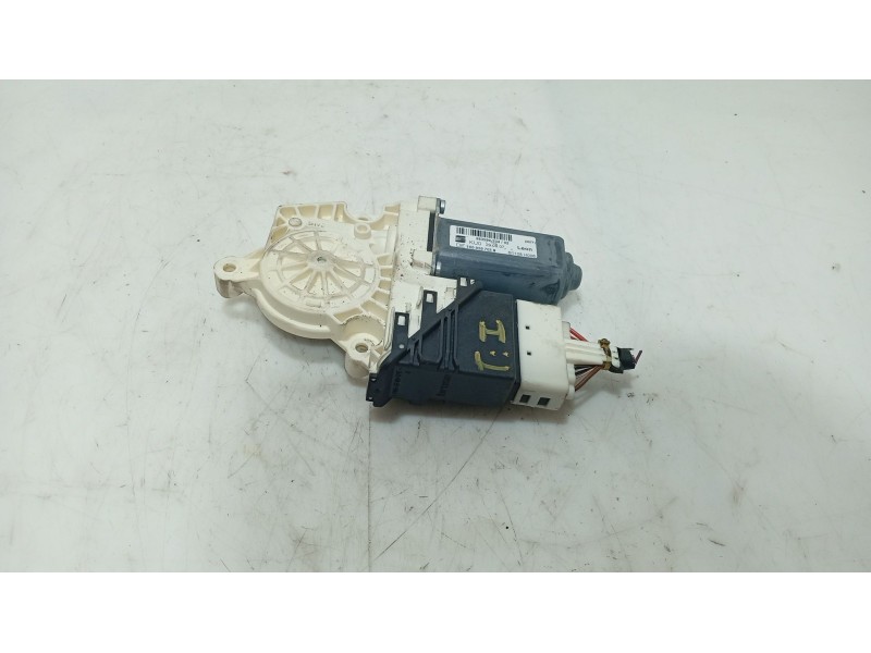 Recambio de motor elevalunas trasero izquierdo para seat leon (1p1) 1.9 tdi referencia OEM IAM   