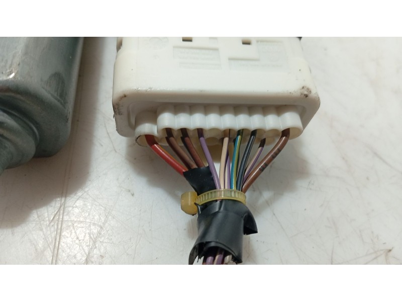 Recambio de motor elevalunas trasero izquierdo para seat leon (1p1) 1.9 tdi referencia OEM IAM   