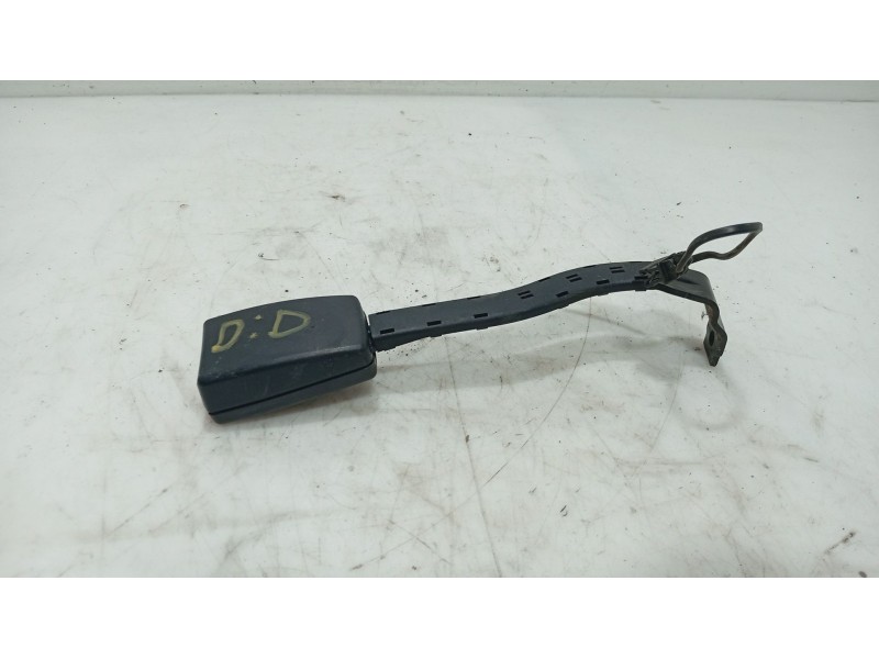 Recambio de anclaje cinturon delantero derecho para seat leon (1p1) 1.9 tdi referencia OEM IAM   