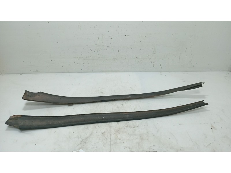 Recambio de moldura para seat leon (1p1) 1.9 tdi referencia OEM IAM   