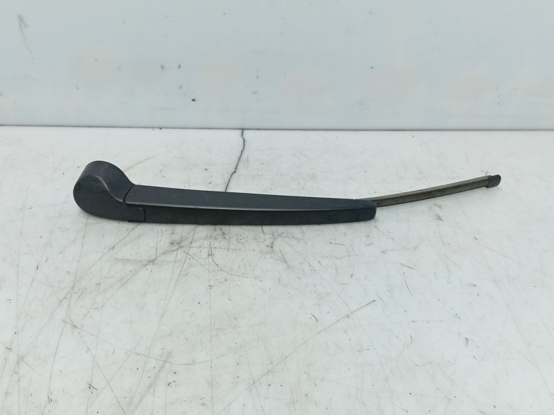 Recambio de brazo limpia trasero para skoda kamiq (nw4) 1.0 tsi referencia OEM IAM 6R6955707B  