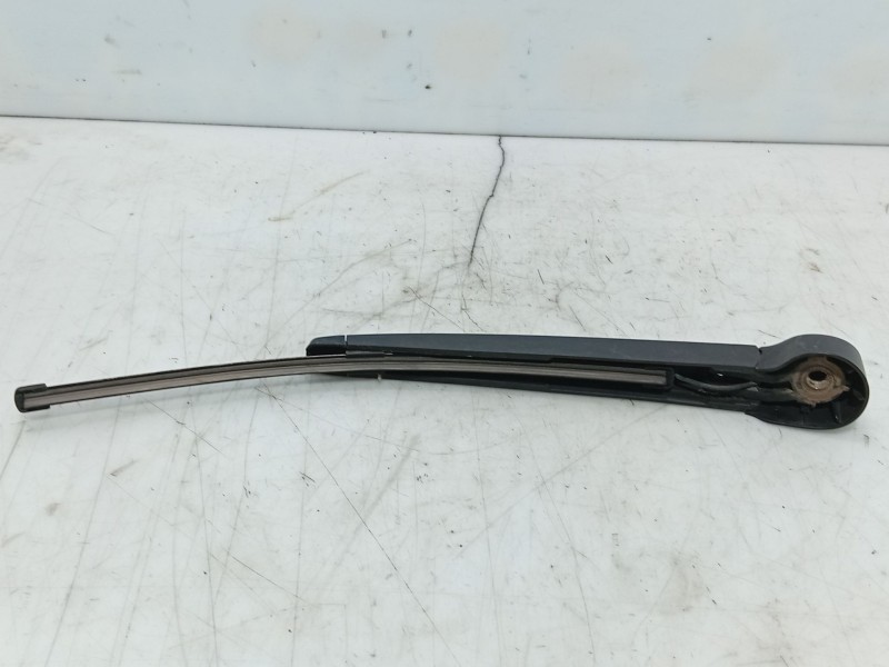 Recambio de brazo limpia trasero para skoda kamiq (nw4) 1.0 tsi referencia OEM IAM 6R6955707B  
