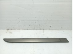 Recambio de moldura puerta trasera derecha para renault megane ii sedán (lm0/1_) 1.9 dci (lm0g, lm1g, lm2c) referencia OEM IAM 8