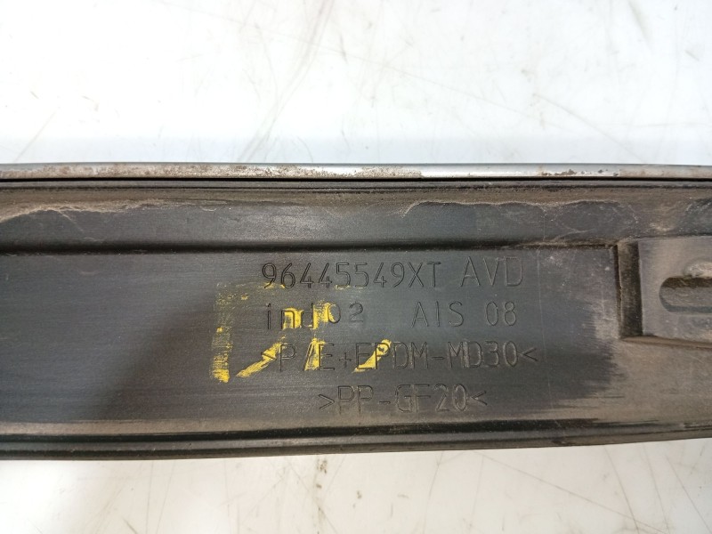 Recambio de moldura para peugeot 407 (6d_) 1.6 hdi 110 (6d9hzc, 6d9hyc) referencia OEM IAM 96445549XT  