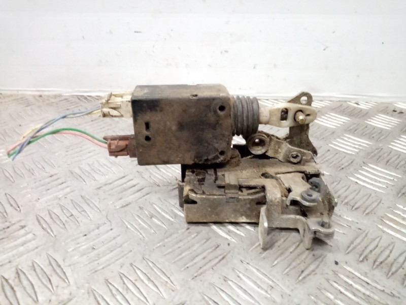 Recambio de cerradura puerta delantera izquierda para citroën saxo 1.1 referencia OEM IAM   